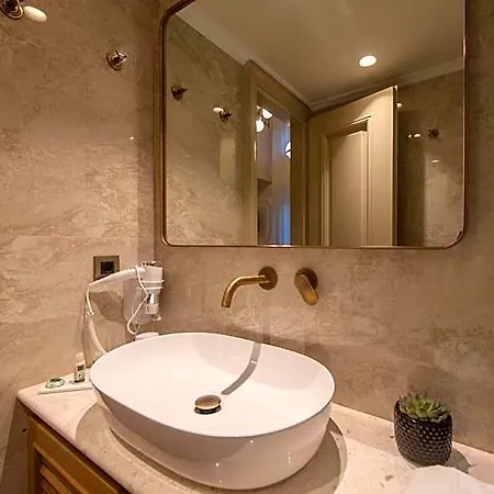 Hotell Capolavoro 4*